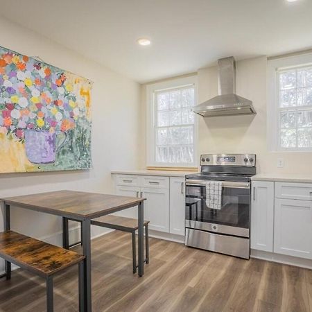 Classic City Apartment With Firepit Αθήνα Εξωτερικό φωτογραφία