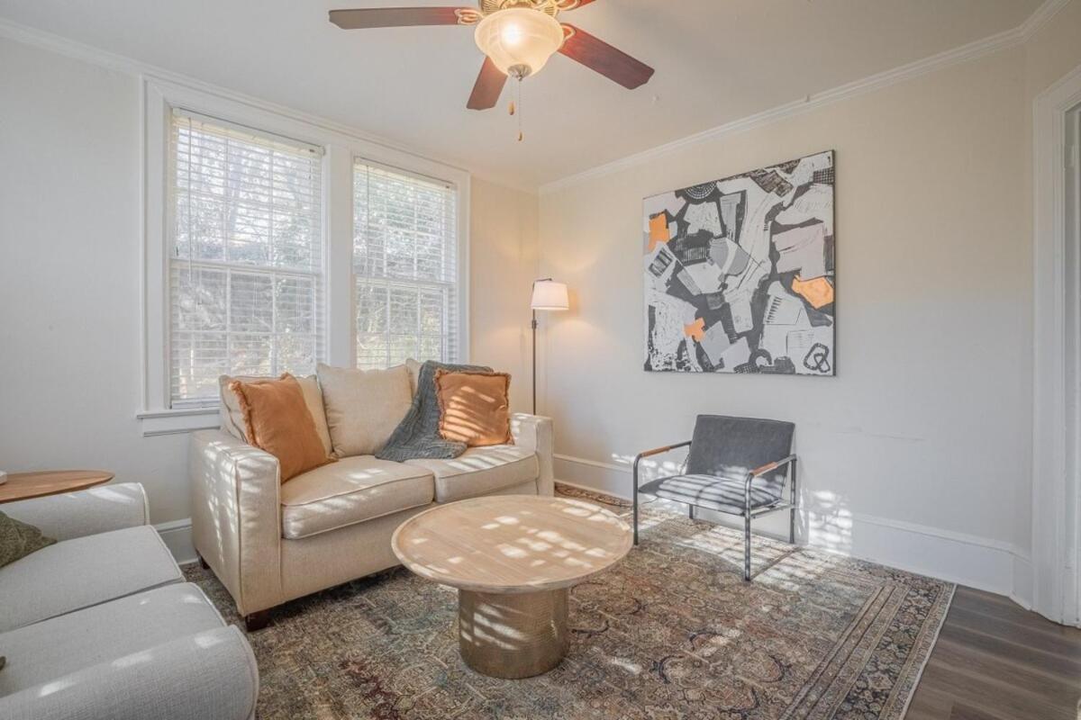 Classic City Apartment With Firepit Αθήνα Εξωτερικό φωτογραφία